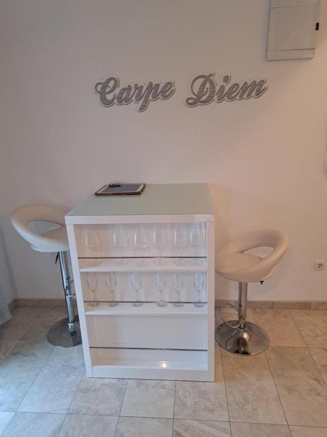 Apartman Lozancic Vir Esterno foto