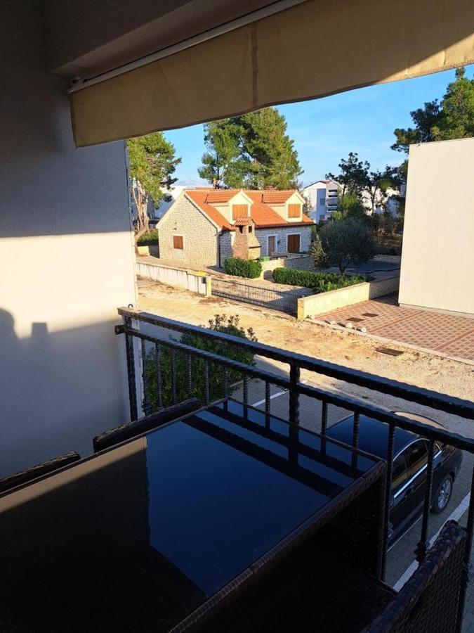 Apartman Lozancic Vir Esterno foto