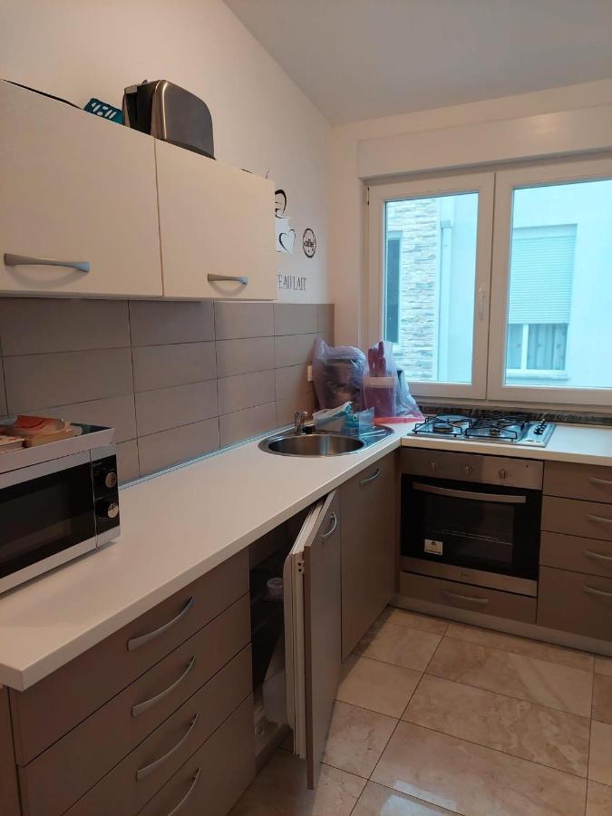 Apartman Lozancic Vir Esterno foto