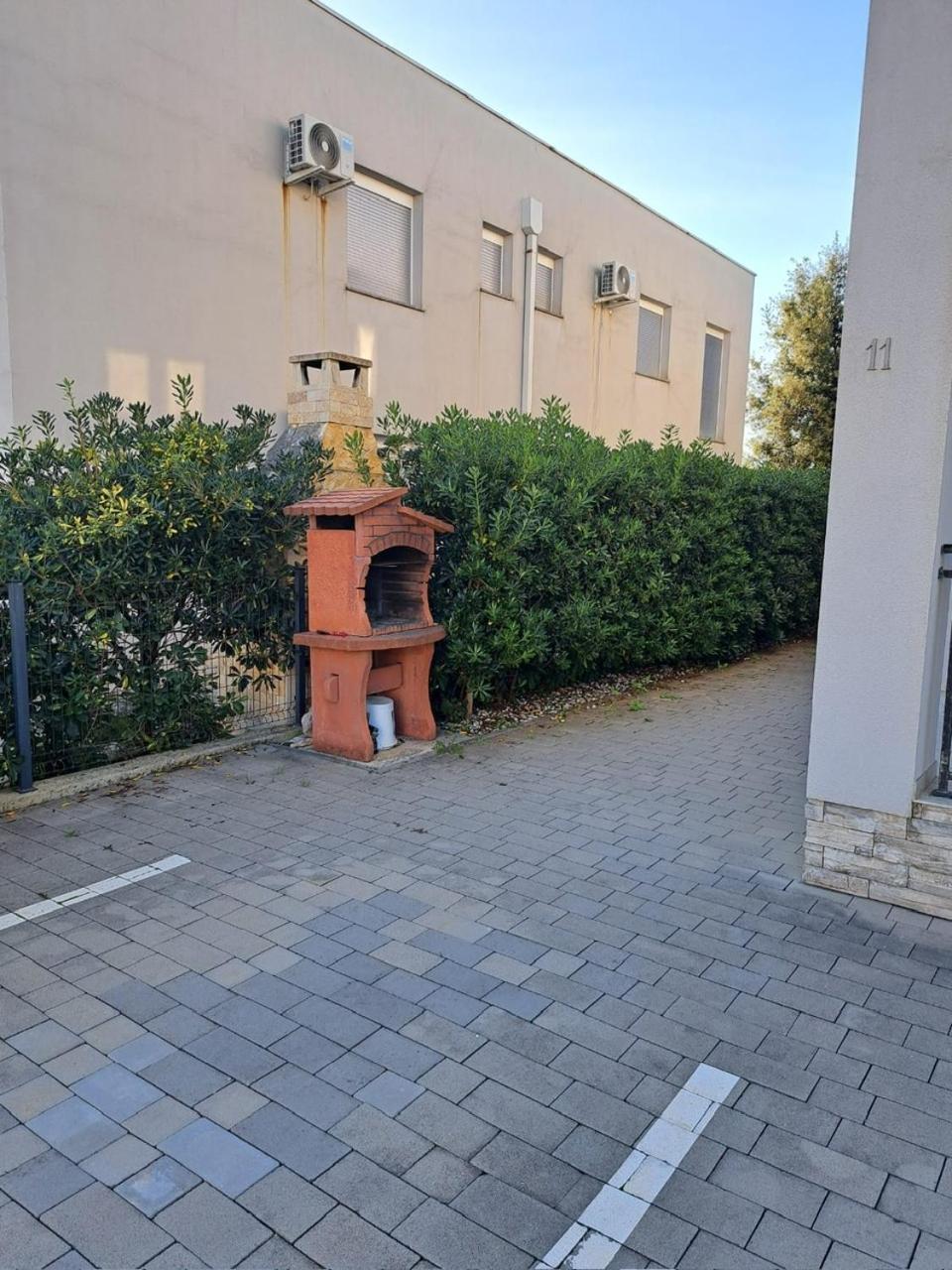 Apartman Lozancic Vir Esterno foto